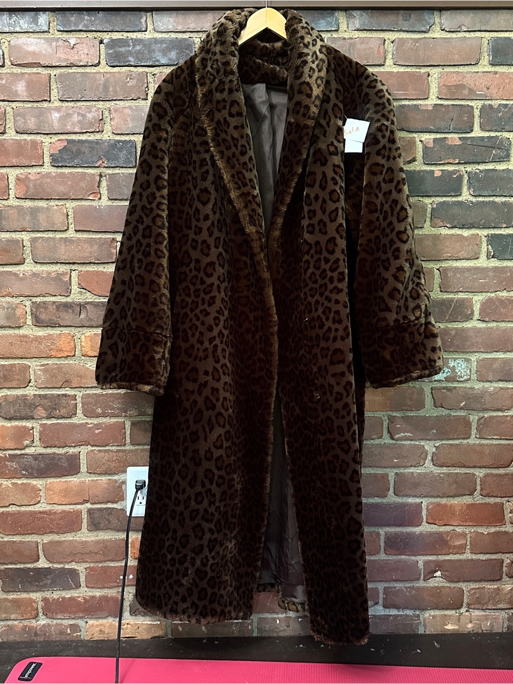 NEIMAN MARCUS leopard peint full length faux fur coat -large